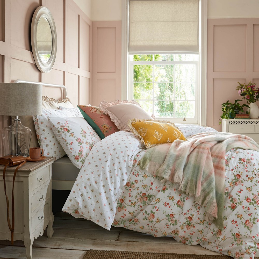 Mountney Gardens Bedding by Laura Ashley in Antique Pink